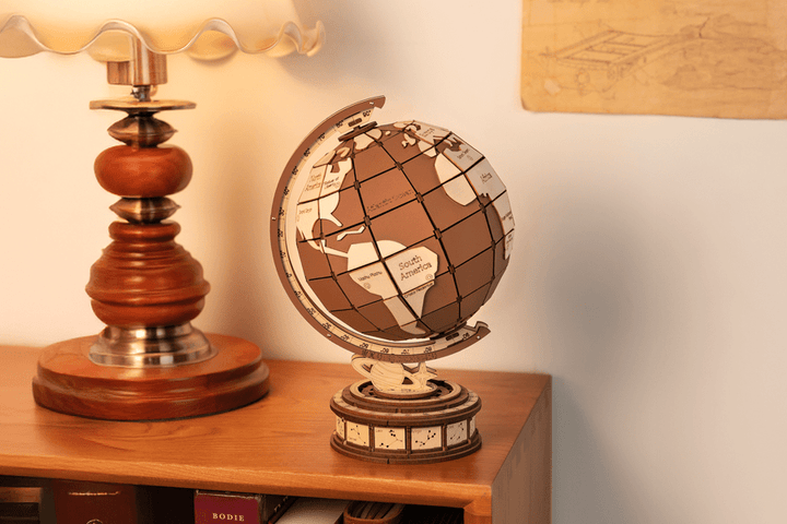 世界を旅するような楽しさを、おうちに。 ウッドパズル【レトロ地球儀】