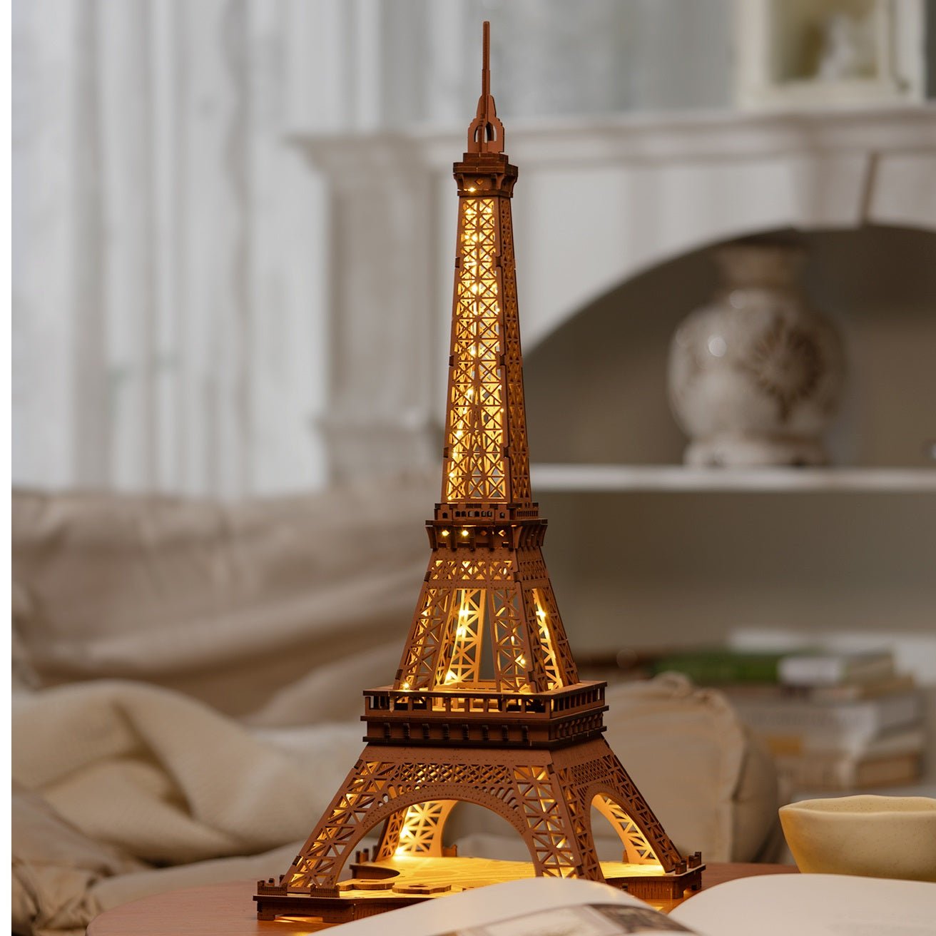 夜のエッフェル塔 - つくるんです公式