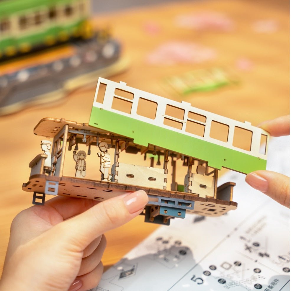 桜さく電車 - つくるんです公式