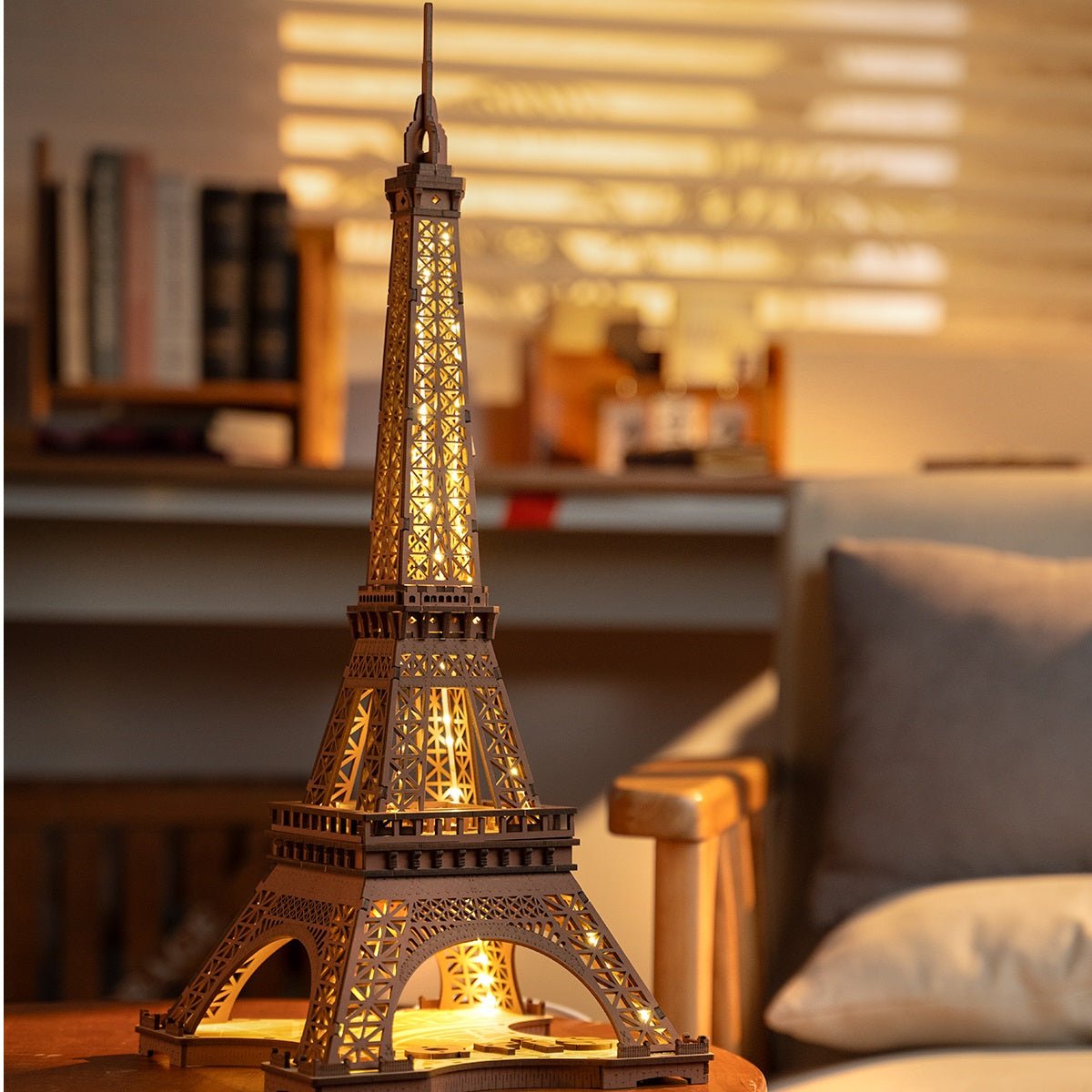 夜のエッフェル塔 - つくるんです公式