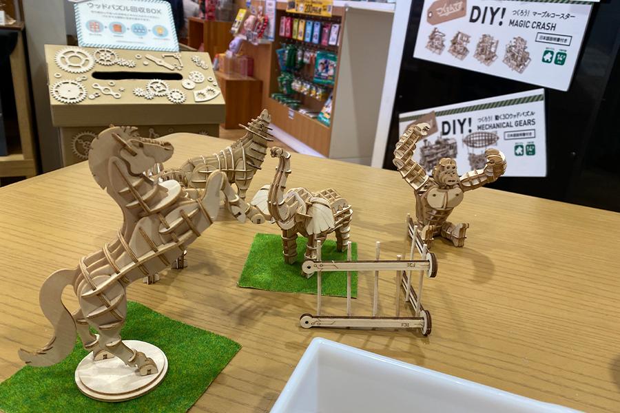 つくるんですワークショップの様子をレポート！3Dウッドパズルで楽しい動物園作り - つくるんです公式
