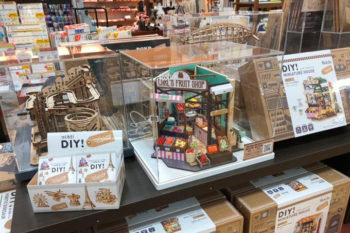 スカイツリーのお土産にウッドパズル！三省堂書店東京ソラマチ店にて、つくるんですシリーズが期間限定販売中！
